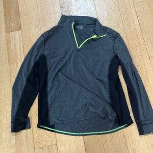 Fila performance men’s Gray and Black Quarter-Zip Pullover XL